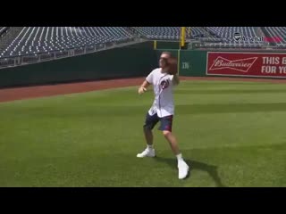 Afc mesut özil, calum chambers, rob holding, ainsley maitland niles gabriel martinelli in washington, d c for a baseball se