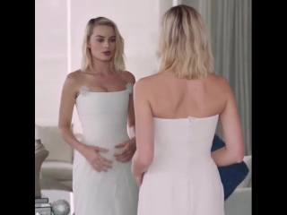 The process of creating a dress chanel couture for margot robbie oscar 2018