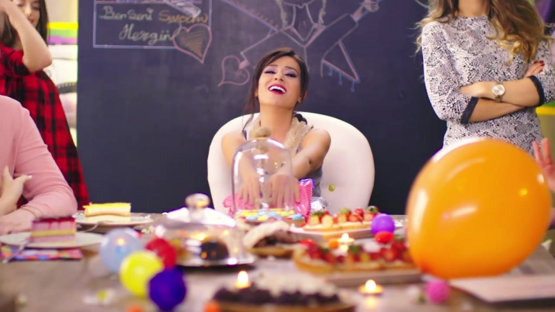 Yıldız tilbe sevgililer günü