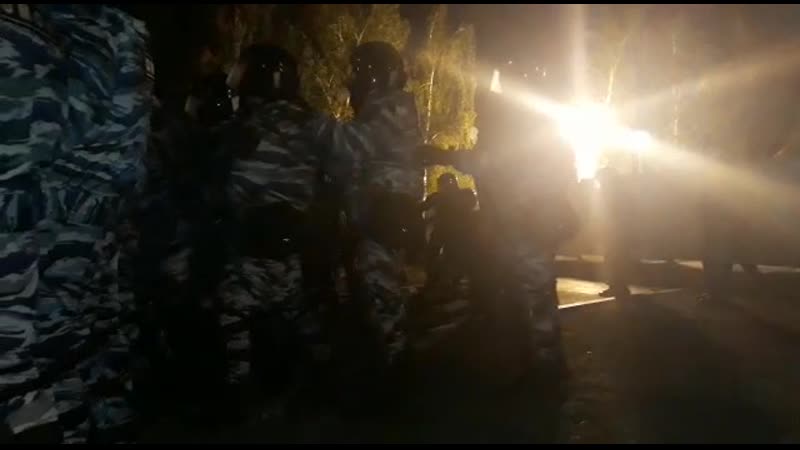 На протестах в екатеринбурге омон избил задержанного дубинками