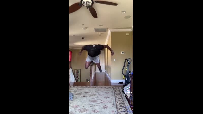 Чунга чанга прыгает лол(крыжовник азербайджана)