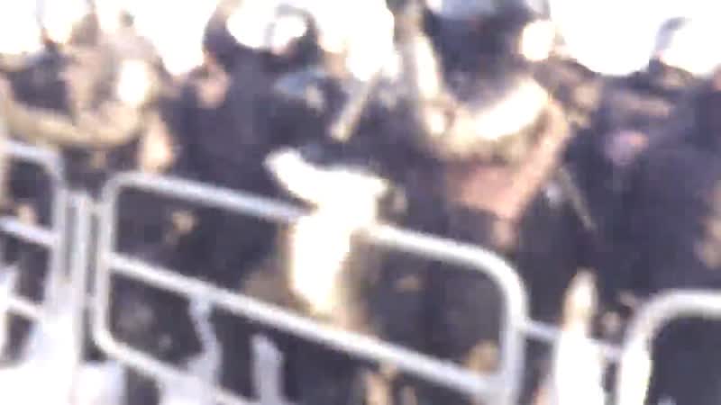 Фейк от «мбх медиа» на этом видео запечатлено «избиение силовиками протестующих дубинками в челябинске»