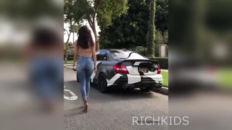 Мажоры показывают свои безделушки majors show their trinkets