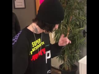 Lil xan shows his dick