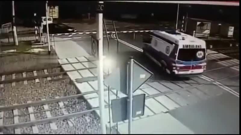 Наглухо отмороженный водитель скорой помощи