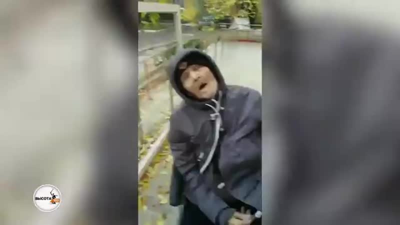 В волгограде врачи ковидного госпиталя выставили на улицу больного