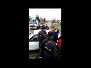 Остановили пацанов