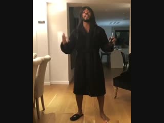 Эвра продолжает жечь