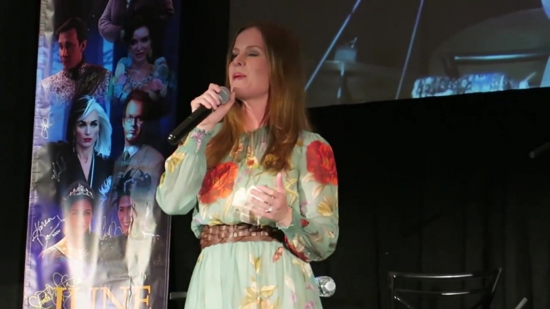 Ребекка мэдер (зелена миллс) на конвенции поет "wicked always wins"