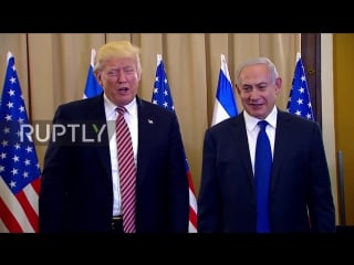 Israel second times a charm! trump shakes hands with netanyahu after failed first attempt