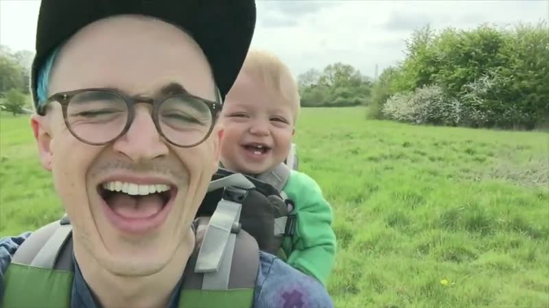 Заразительный смех ребенка