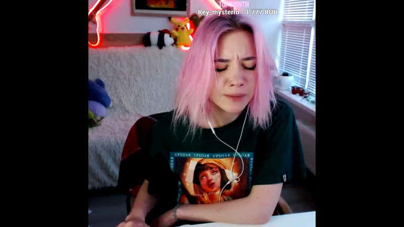 Пошлая лея горная кончила на стриме от семпай слив видеео