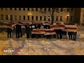 «мы сражаемся полгода! мы хотим убрать урода!»