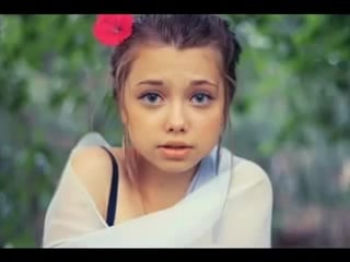 Сладкая брюнетка предалась жаркому траху с парем