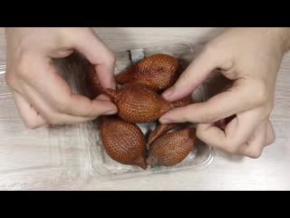 [umeloe tv] арбуз пролежал в вакууме 4 месяца пробую змеиный фрукт и питьевые кокосы