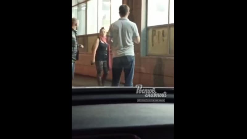 Девушка писала оскорбления на стекле магнита на евдокимова ростов на дону главный