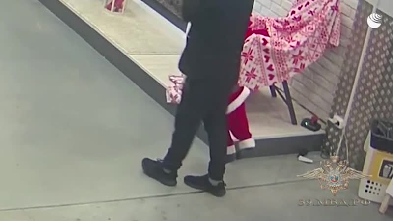 Похитителя дед морозов из строймаркетов вычислили по камерам