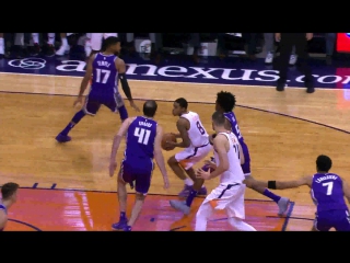 Alex len gets a nice pass from tyler ulis and soars for the dunk