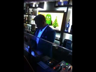 Cafe|club|lounge bar«pira live