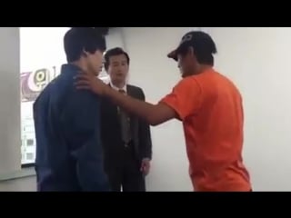 Jinwoo at behind the scene of magic cellphone