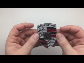 Эмблема на капот porsche серебристая