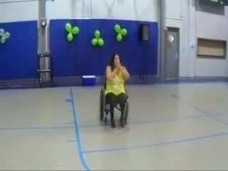 Zin 63 bootyshake choreo in wheelchair