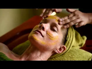 Ayurvedic facial (mukhalepanam) at oneworld ayurveda, ubud, bali