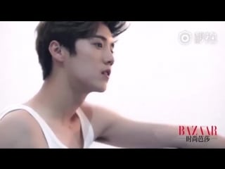 160720 《时尚芭莎》 harpers bazaar august 2016 cover photoshoot behind the scenes with luhan (5)