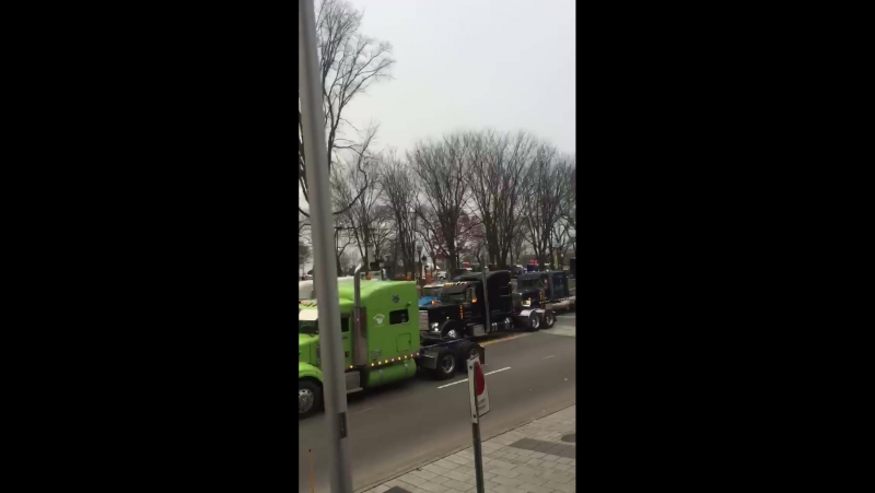 Канадцы бастуют