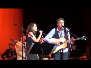 Here comes the sun susanna hoffs (bangles) rob laufer at wild honey benefit 3 1 14
