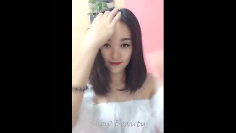 Девушка показала легкие прически