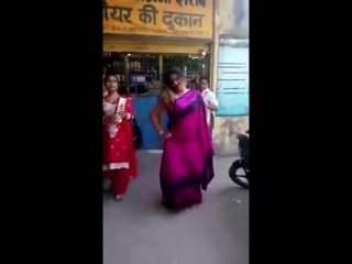 Wapwon com hijra boobs show in public places