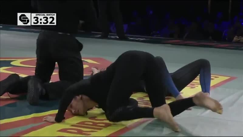 Боец mma взяла соперницу на болевой и довела его до перелома