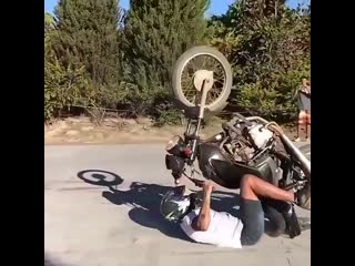 Slowmo #bikeporn #bikers #bikersofinstagram #bikestagram #bikergang #helmet #helmets