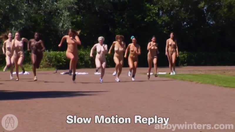 Порно видео голые бегущие качающиеся сиськи