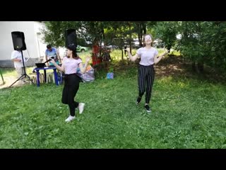 Настя казьмина и марьяна лапенко с песней ney na na na