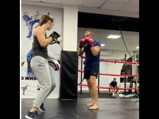 Pad work с @aleksa lukas workout,workoutday,bodyfitness,bodybilding,glutes,glutesworkout