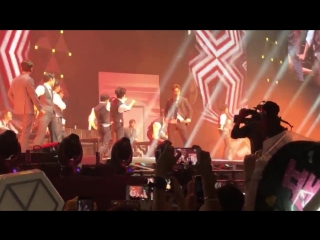 180707 [fancam] exo cbx kaching at exo planet 4 the elyxion in malaysia elyxionkl2018 exo 엑소 @weareoneexo