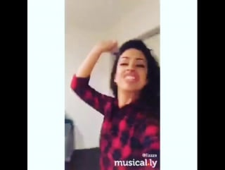 #lizakoshy #funny #christmas #present #whatsinthebox #nextgenpost #haha #lmao #lmfao #hilarious #funny #funnyaf #nochill #chill