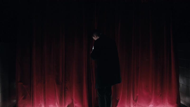 Сара гадон (sarah gadon) голая в фильме «антивирус» (2012)