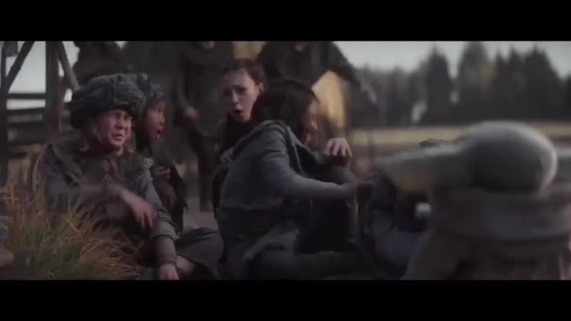 Малыш йода пытается съесть лягушку