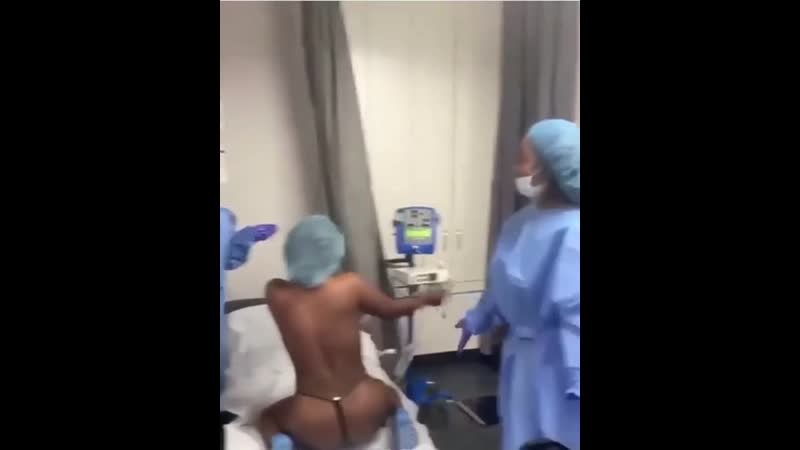 Нигга перед операцией по увеличению задницы 🇺🇸