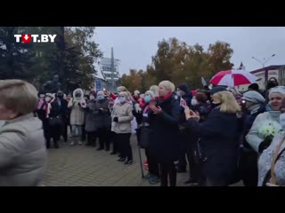 Участники марша в минске дошли до площади якуба колоса, где поют и танцуют 🕺