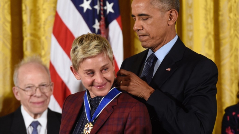 Обама вручил президентские медали свободы