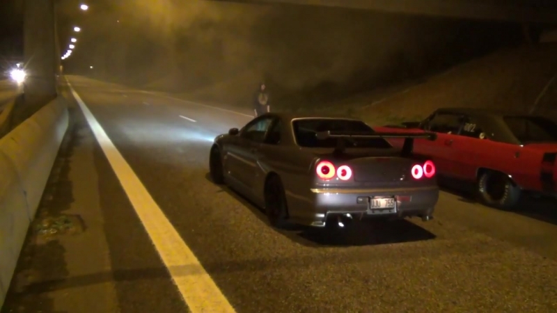 Nissan skyline r34 gtr v spec
