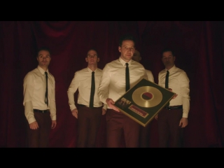 Simple plan singing in the rain (official video)