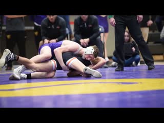 132lbs caleb helgeson (johnston) maj dec noah micka (wdm valley)