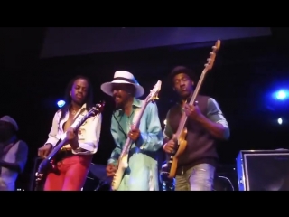 Larry graham and marcus miller and verdine white наденьте наушники и получите удовольствие