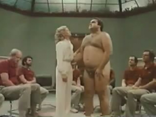 Порно голый мужчина перед женщинами