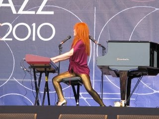 Tori amos at pori jazz 2010 hey jupiter (dakota version)